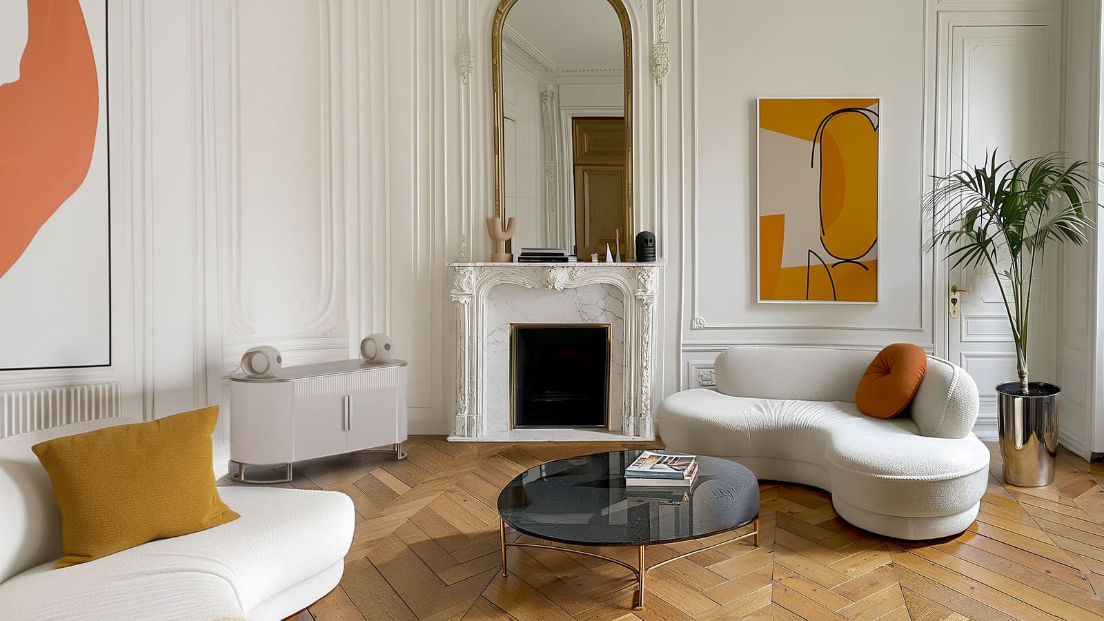 Paire de Devialet Phantom Ultimate dans un salon haussmannien