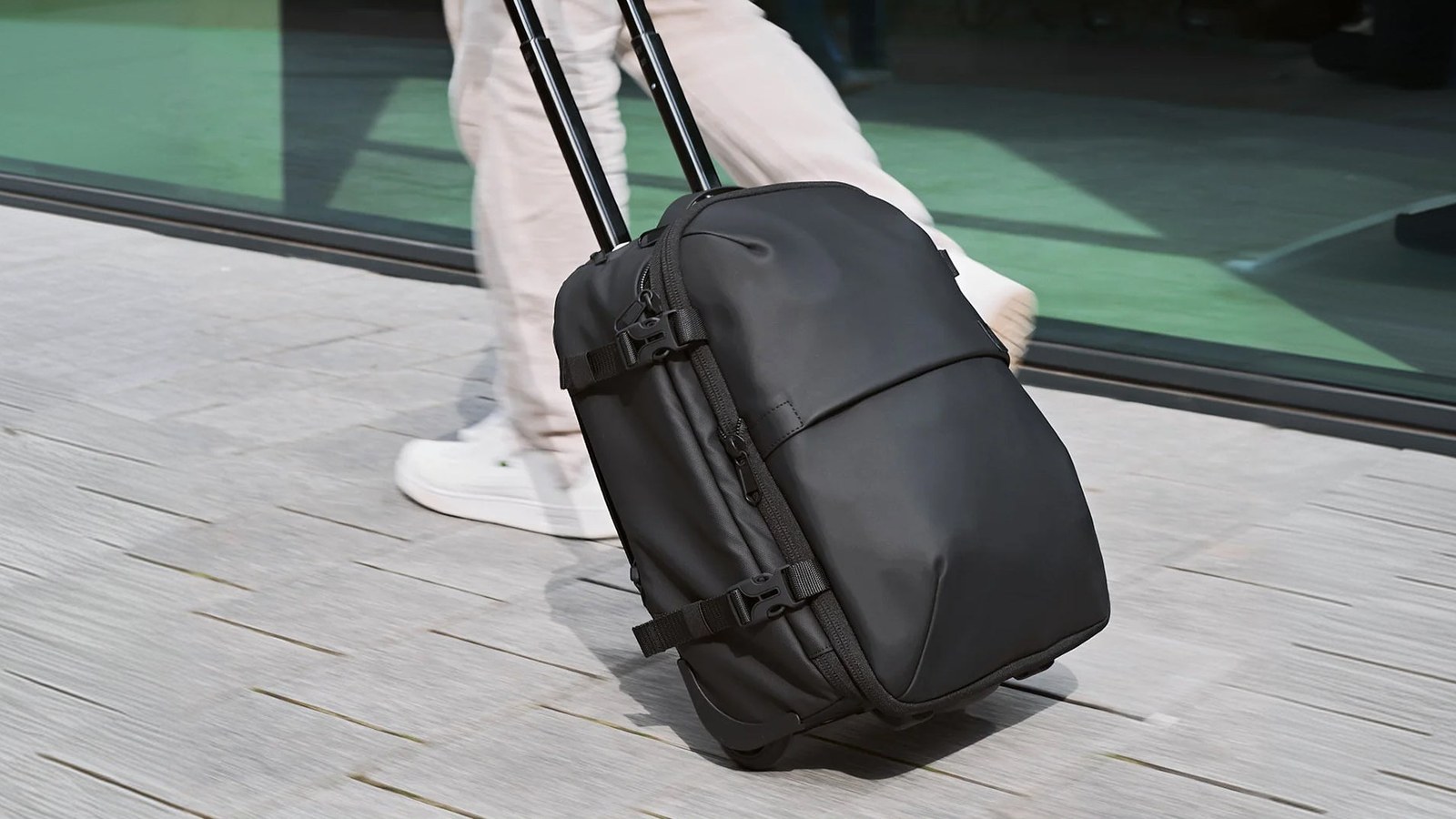 Airback FLEX : le sac cabine qui compresse vos vêtements sous vide