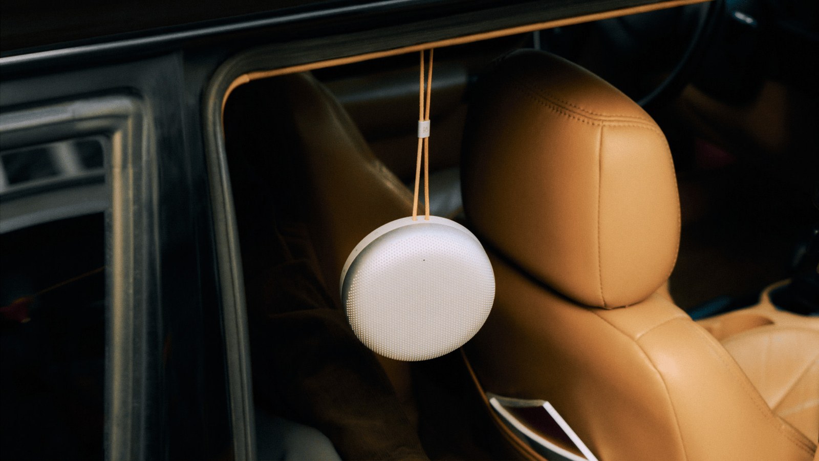 Beosound A1 3e génération : l'enceinte de voyage de Bang & Olufsen