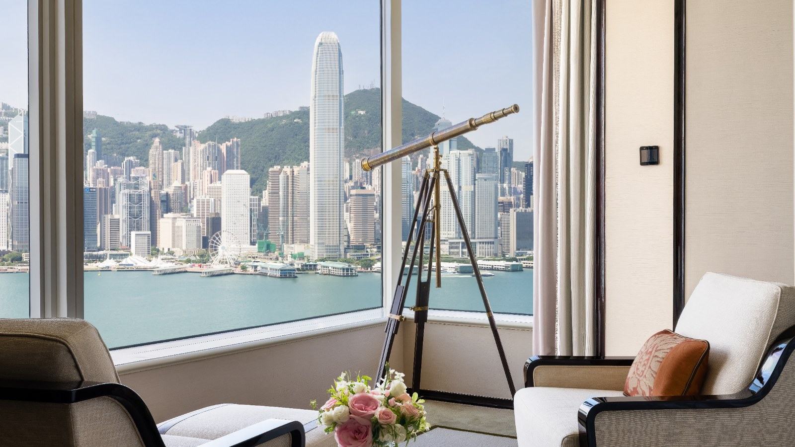 The Peninsula Hong Kong : la chambre côté port justifie-t-elle 400 € de plus