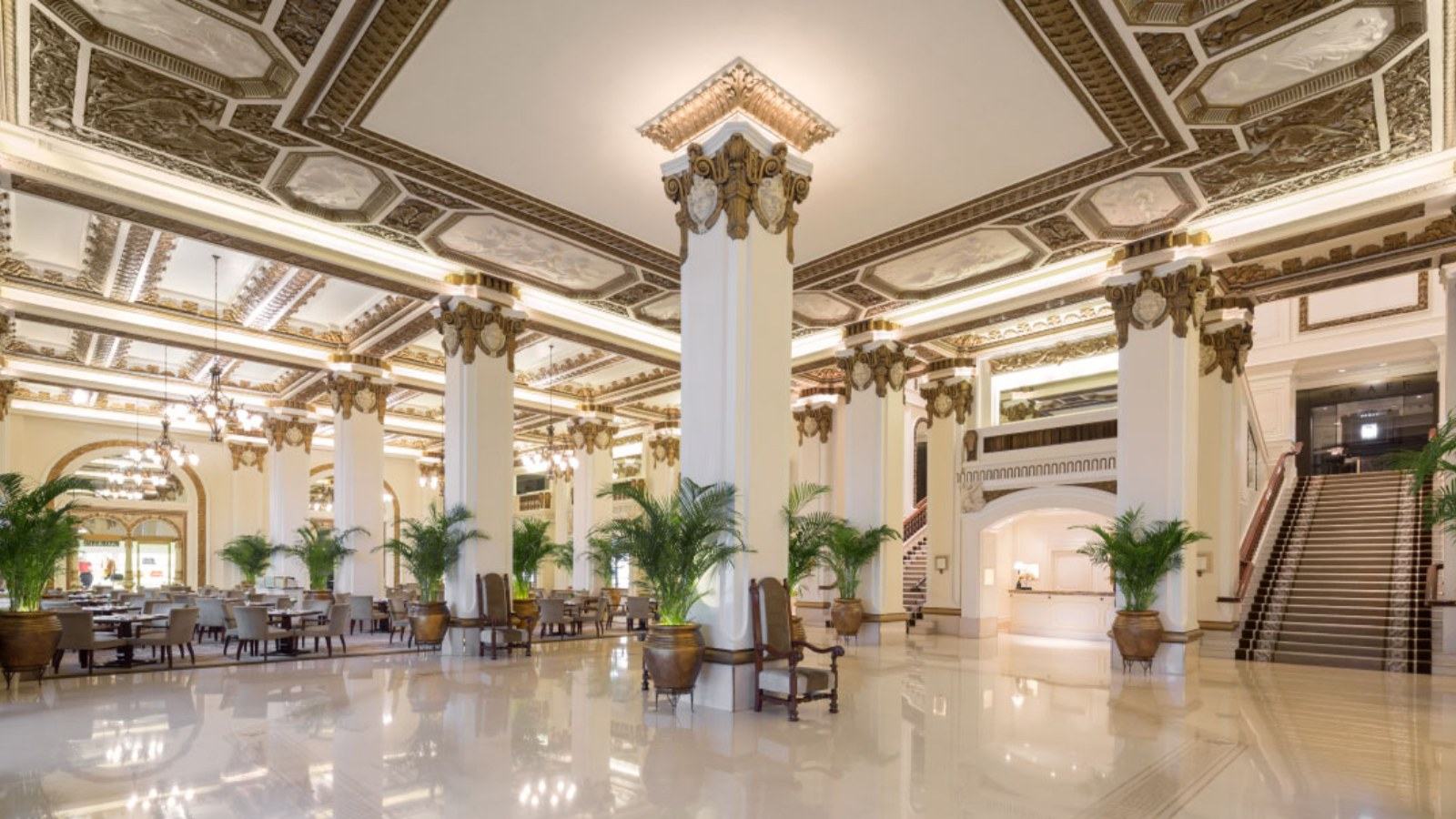 The Peninsula Hong Kong : la chambre côté port justifie-t-elle 400 € de plus