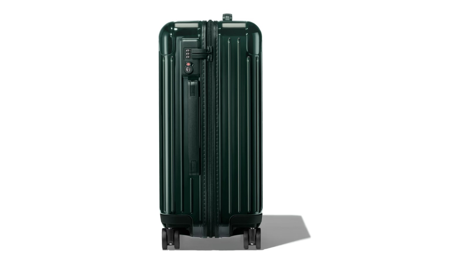 Test : Rimowa Essential Cabin, deux ans et 80 vols plus tard